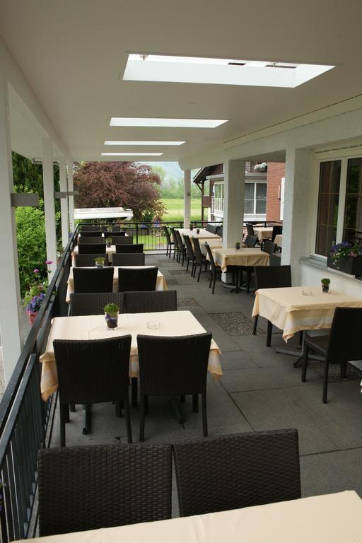Hotel Bahnhof Giswil エクステリア 写真