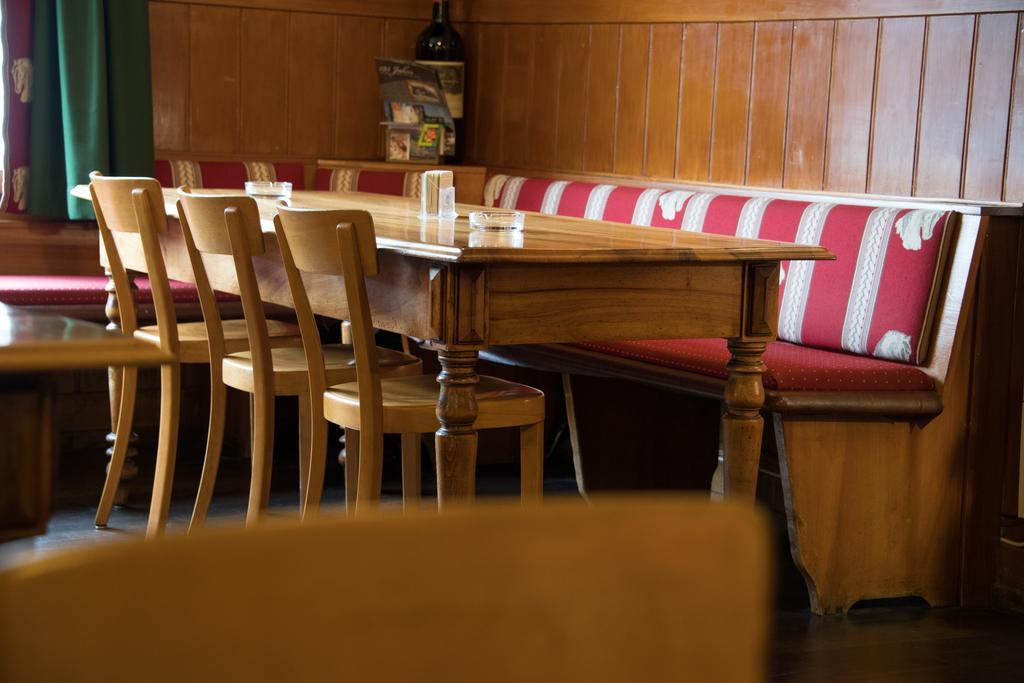 Hotel Bahnhof Giswil エクステリア 写真